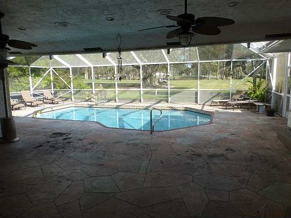 2nd image of 1020 E Cypress Dr