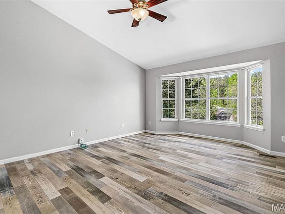 5th image of 1022 S Lakeview Dr