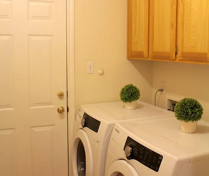 1418 Summerfield Ln — Photo 10