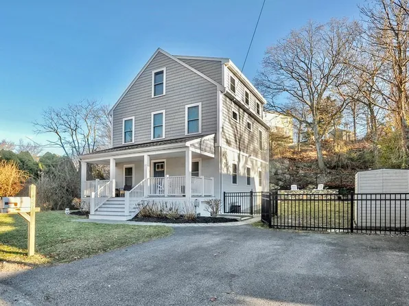 97 Rockaway Ave, Hull, MA 02045