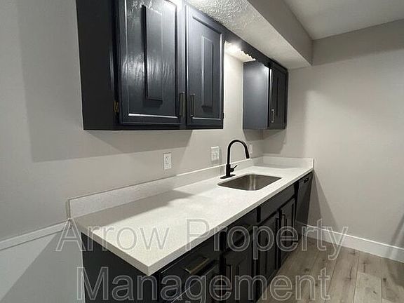 2nd image of 3341 Holdrege St #3