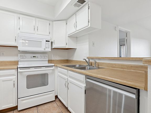5th image of 540 N May St Unit 3145
