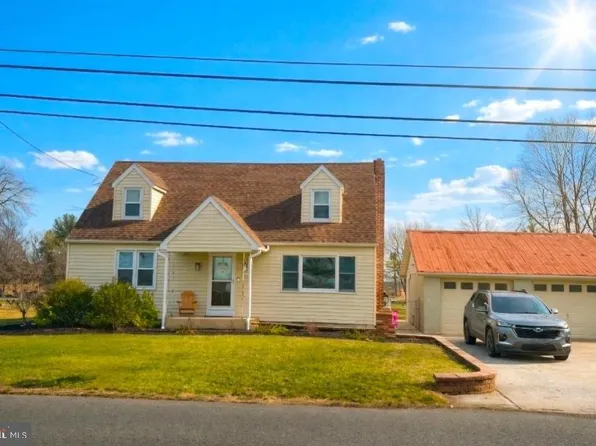 332 Daretown Rd, Elmer, NJ 08318
