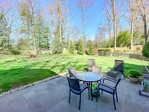 5th image of 3156 Ravenwood Dr