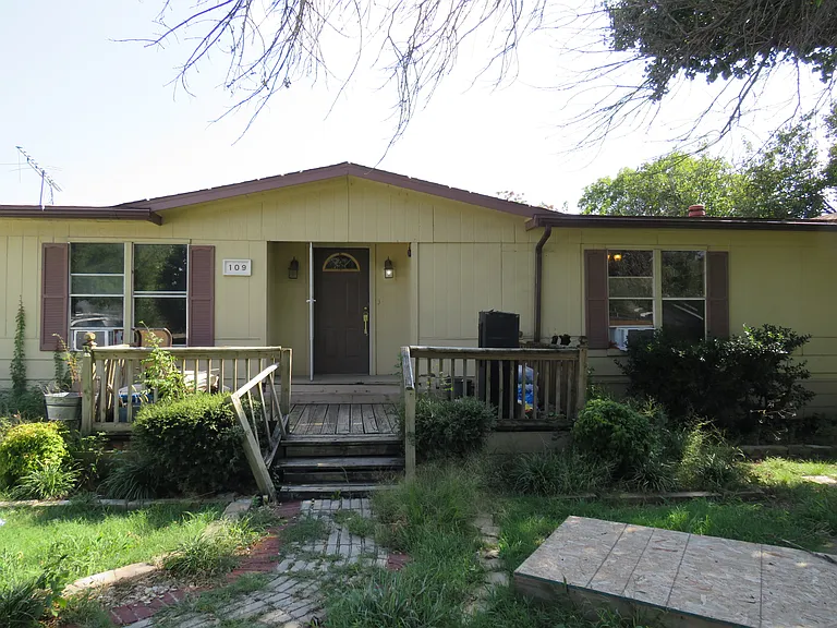 109 King Rd — Photo 3