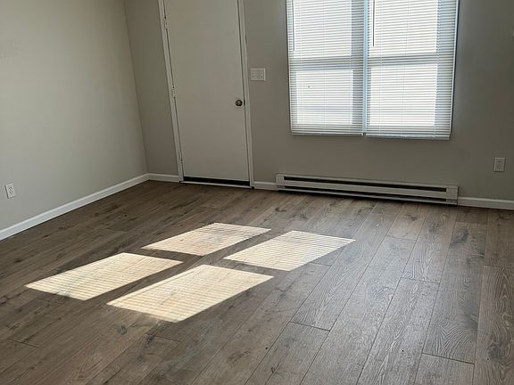4th image of 212 W Walnut St #212