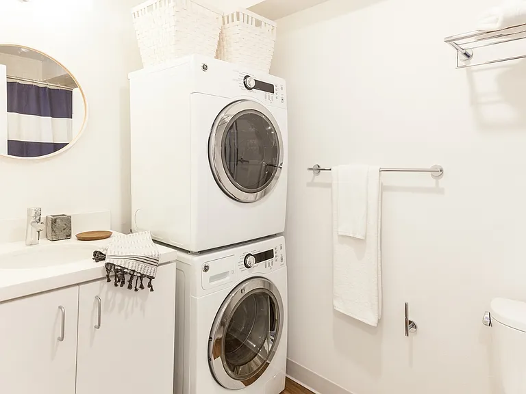 215 Boston Apartments — Photo 8