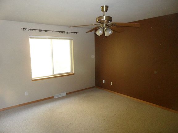 5th image of 1153 Glacier Hill Dr