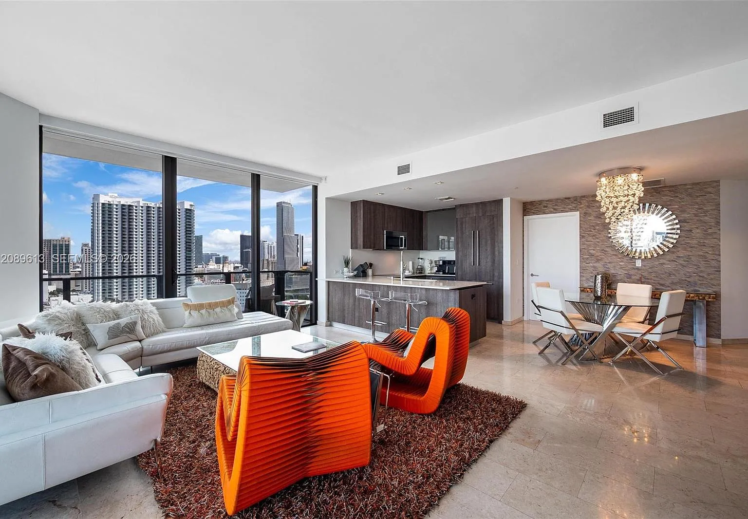 Rise Condo — Photo 1
