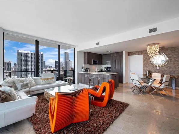 88 SW 7th St, Miami, FL