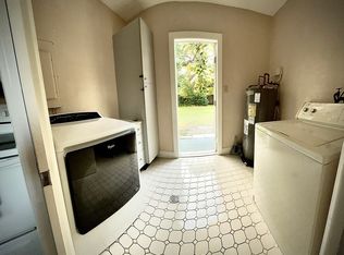 812 Bayou Ave APT B, Tarpon Springs, FL 34689