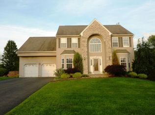 82 Shippen Rdg, Oxford, NJ 07863