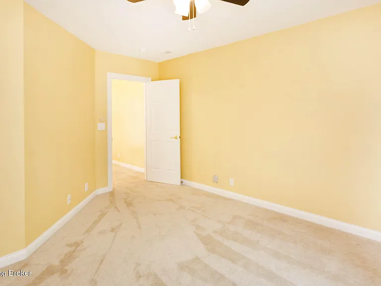 9511 Felsmere Cir — Photo 38