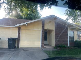 1312 Knollwood Ter, Moore, OK 73160