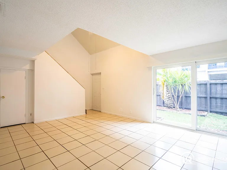 600 N Rio Vista Blvd #C — Photo 3