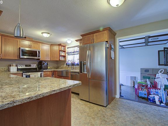 5th image of 3301 NE 119th Ave