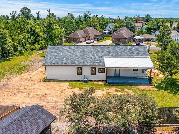2nd image of 1502 Driftwood Ln