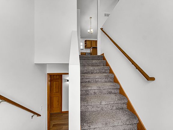 4th image of 196 Spring View Dr