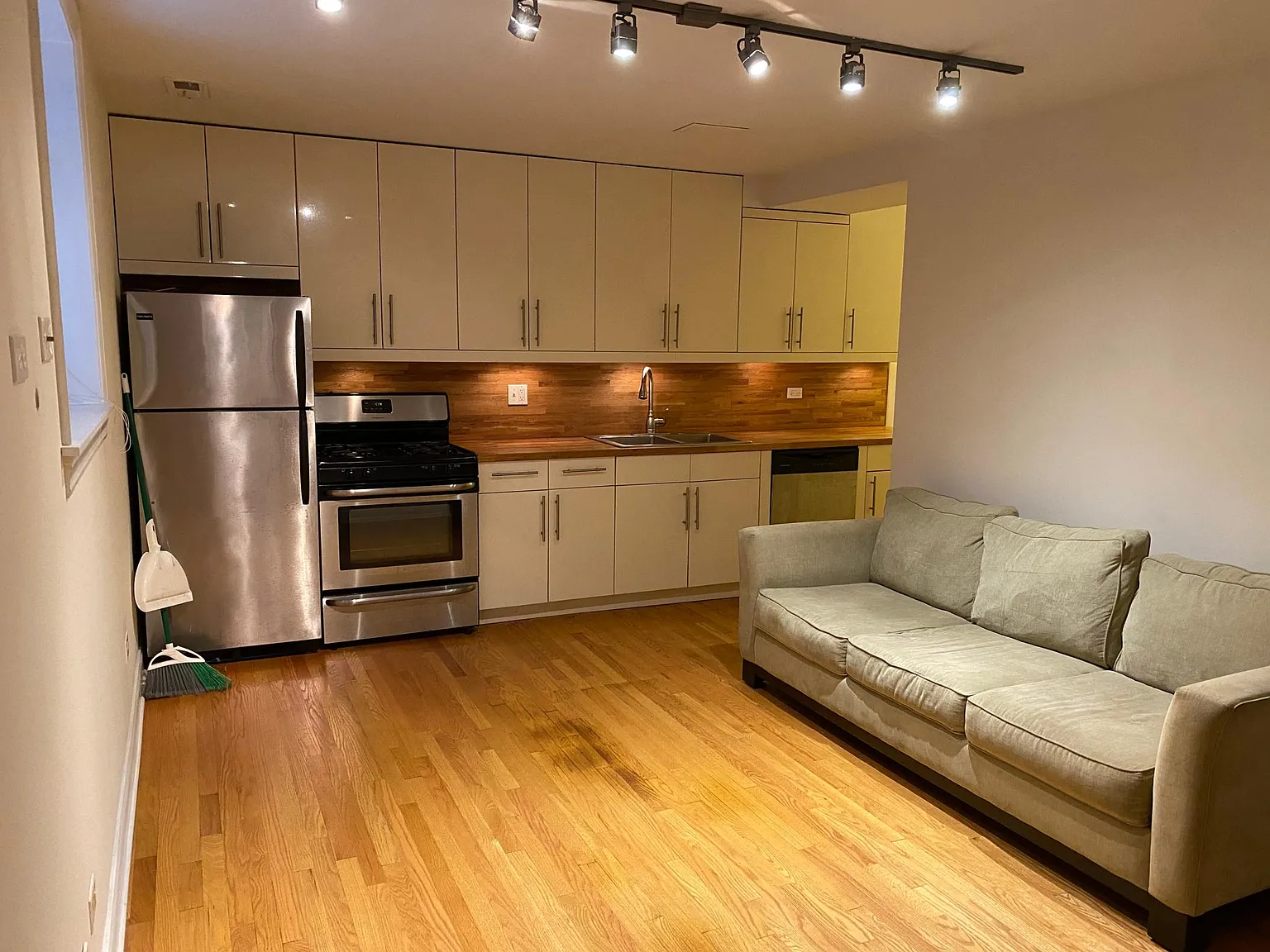 1 bed, 500 sqft, $2,075 — Photo 3