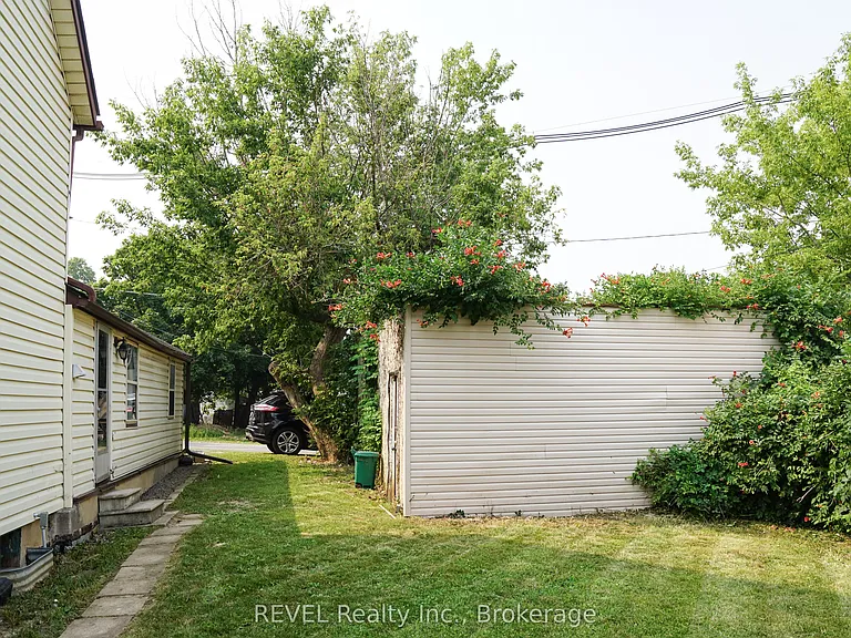 389 Glendale Ave — Photo 38