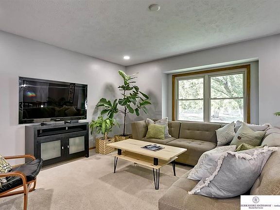 5th image of 2335 N 189th St