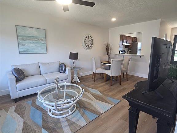 5th image of 13719 Mission Oaks Blvd