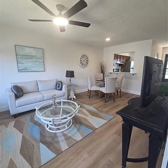 13719 Mission Oaks Blvd — Photo 5