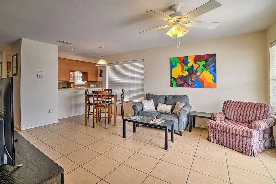 2 bed, 1027 sqft, $1,800 — Photo 2