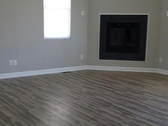 2nd image of 1225 Poquoson Ave #B