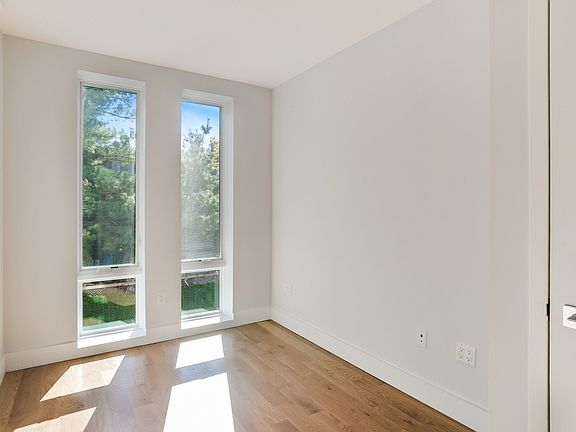 4th image of 194 Hawthorne St #3BD