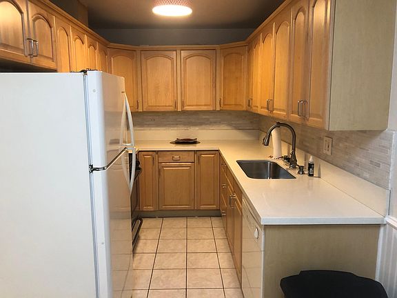 5th image of 3325 Bagley Ave