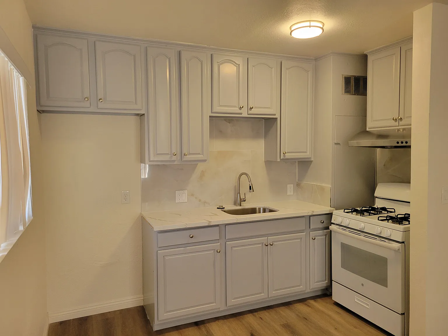 1 bed, 550 sqft, $1,680 — Photo 1