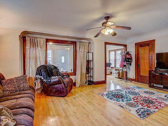 4th image of 1422 S 52nd St