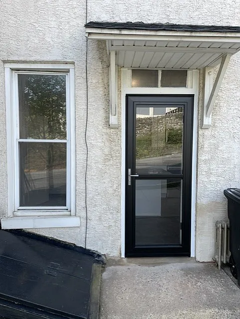 2 bed, 1000 sqft, $1,850 — Photo 2