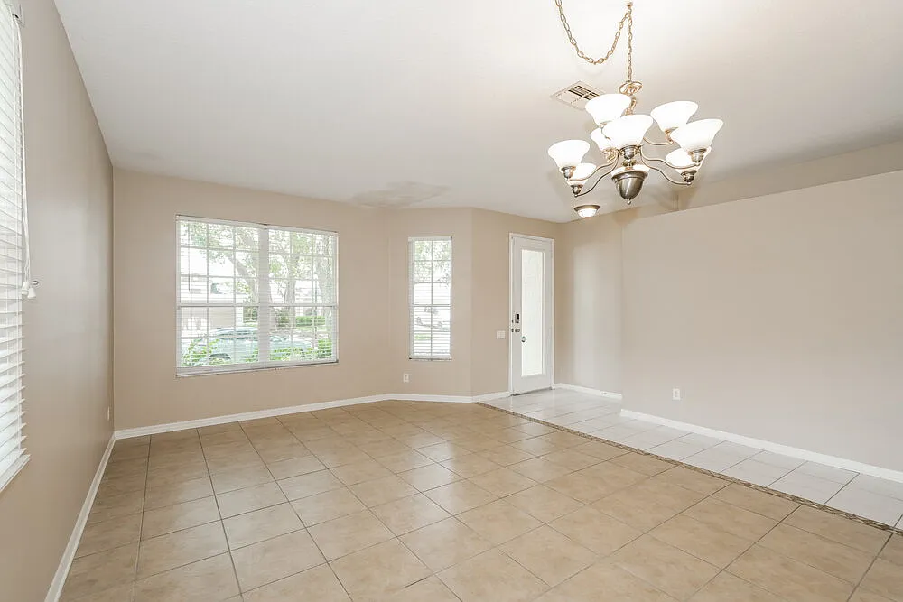 3 bed, 2.0 bath, 1840 sqft, $4,610 — Photo 4