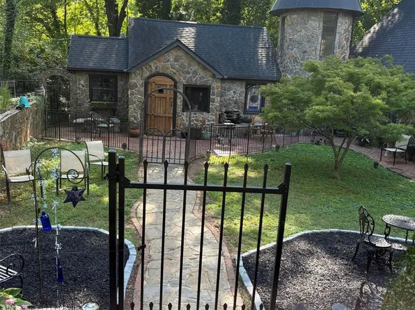 341 N Oak St, Statesville, NC 28677