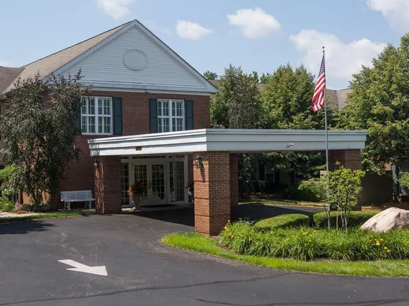 5935 N High St APT 221, Worthington, OH 43085