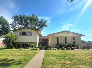 4714 Pickwick Dr, Sterling Heights, MI 48310