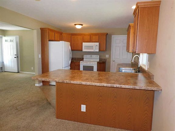 4th image of 1014 Sullivan Dr