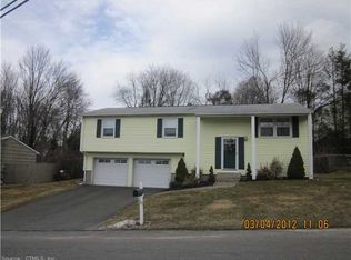 22 Hickory Hill Dr, Waterbury, CT 06708