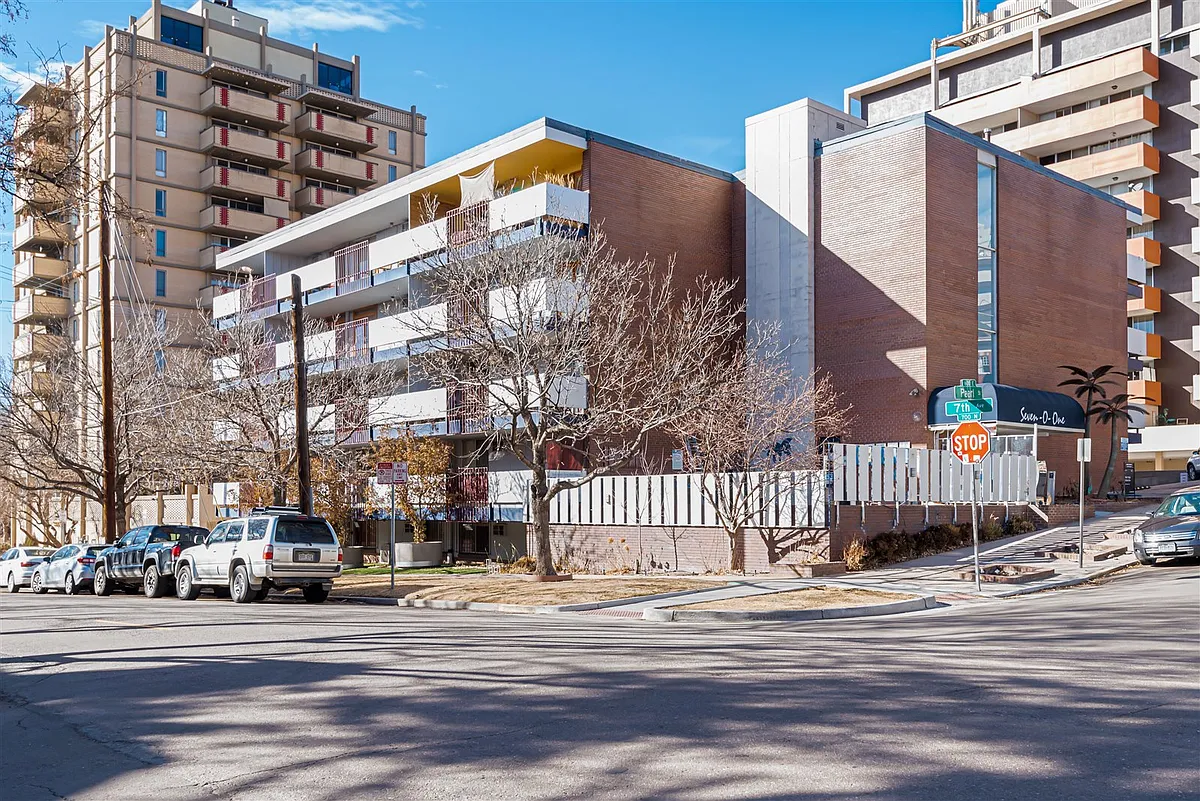 Building Photo - 701 N Pearl St #406