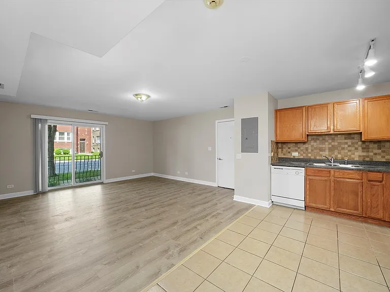 3423 Ridgeland Ave #101 — Photo 7