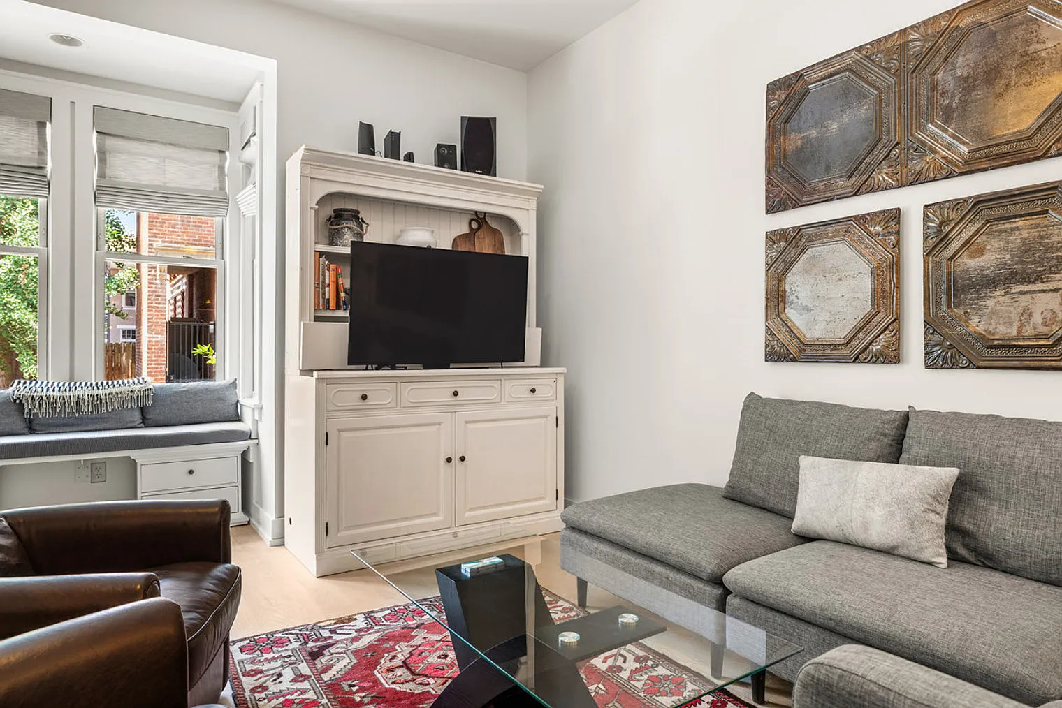 3 bed, 2.0 bath, 2152 sqft, $6,329 — Photo 4