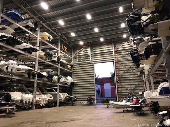 400 Sunny Isles Blvd #Dd217, North Miami Beach, FL 33160