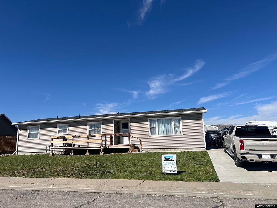 1st image of 706 Olive Cir