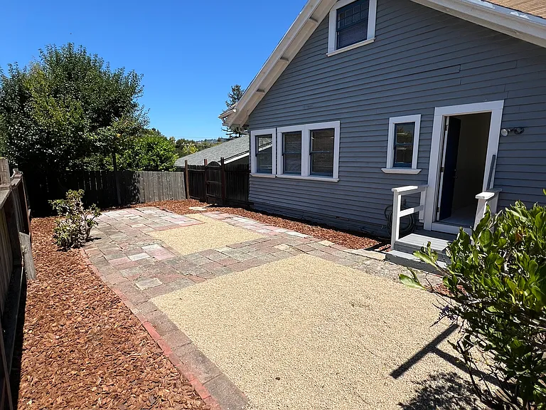 209 Sunnyside Ave — Photo 4