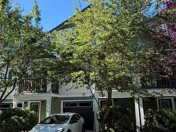 827 Arncote Ave #105, Langford, BC V9B 0C6