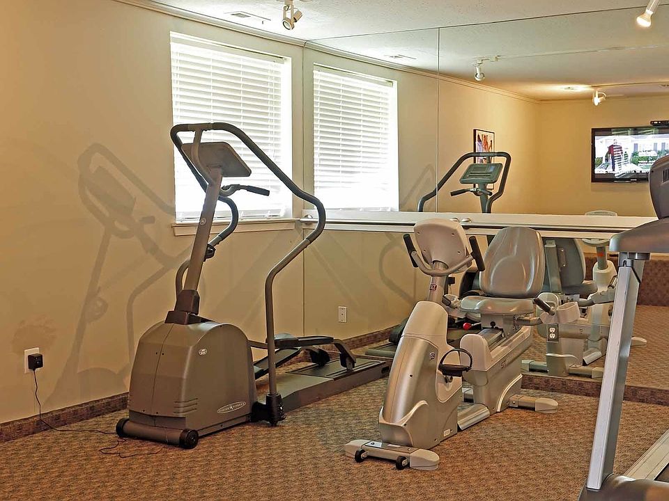 24 hour fitness center