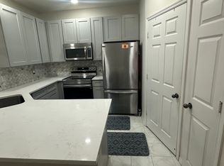 7800 Point Meadows Dr APT 215, Jacksonville, FL 32256