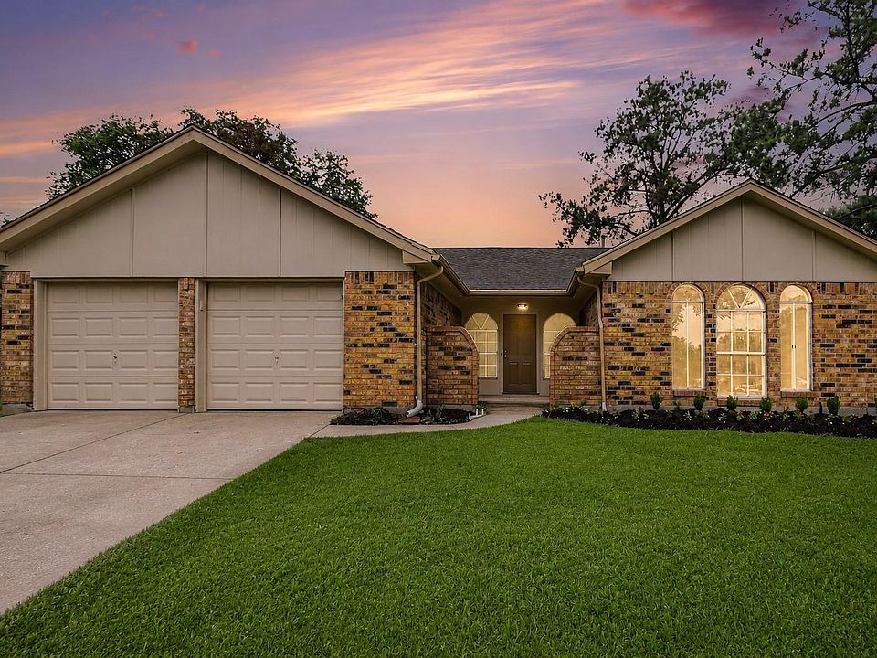 1st image of 3810 Clover Dr